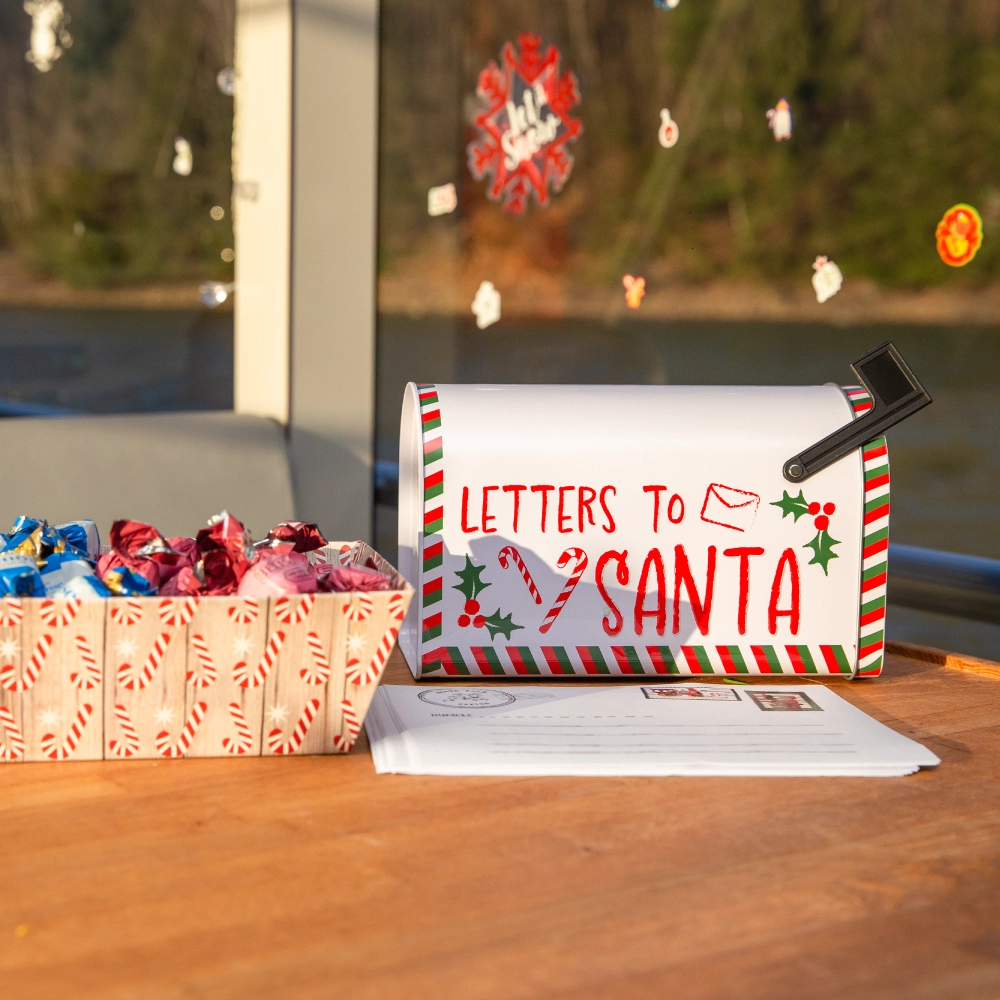 Scrisoare pentru Moș Craciun scrisă pe vaporașul electric Friza